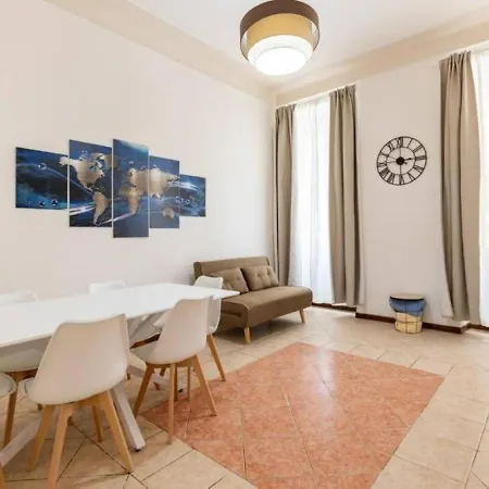 Lägenhet San Giusto's Clock Storico *